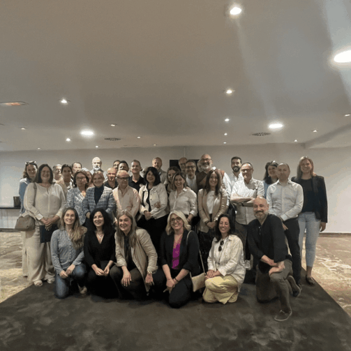 Foto de grupo recortada